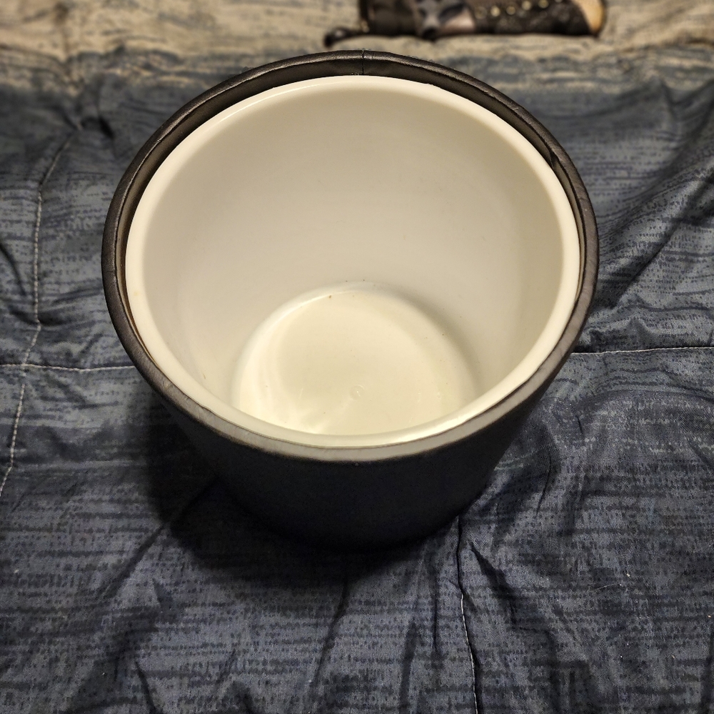 Ice bucket